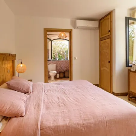 - 250 M - 5 Bedrooms - Pool - St Tropez Gulf Villa