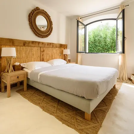 - 250 M - 5 Bedrooms - Pool - St Tropez Gulf